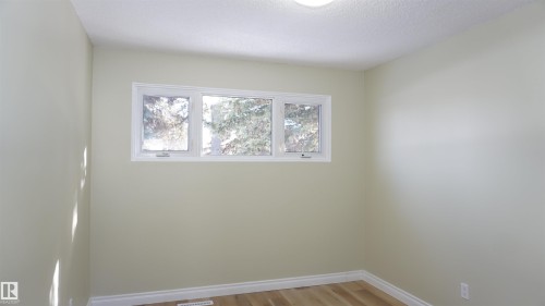 12924 135A Avenue, Edmonton, AB - Indoor Photo Showing Other Room