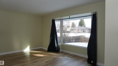 12924 135A Avenue, Edmonton, AB - Indoor Photo Showing Other Room