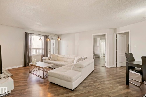 1123 9363 Simpson Drive, Edmonton, AB - Indoor Photo Showing Living Room