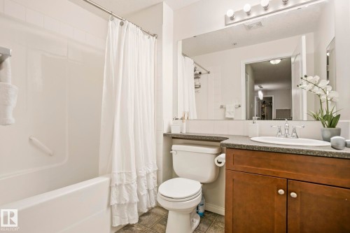 1123 9363 Simpson Drive, Edmonton, AB - Indoor Photo Showing Bathroom