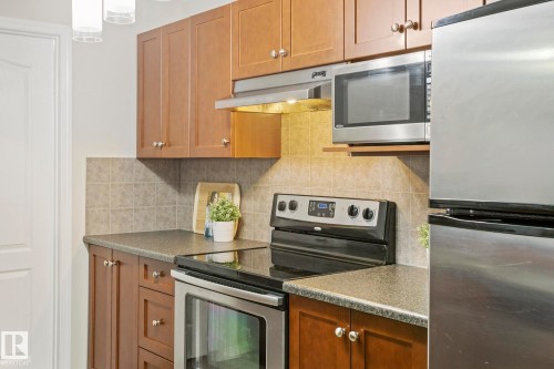 1123 9363 Simpson Drive, Edmonton, AB - Indoor Photo Showing Kitchen