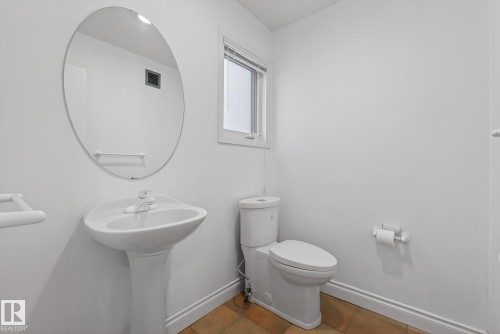 Main Floor - 9115 77 Avenue, Edmonton, AB - Indoor Photo Showing Bathroom