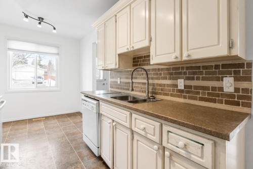 242 Primrose Gardens, Edmonton, AB - Indoor Photo Showing Kitchen With Double Sink