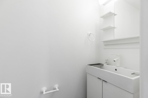 242 Primrose Gardens, Edmonton, AB - Indoor Photo Showing Other Room