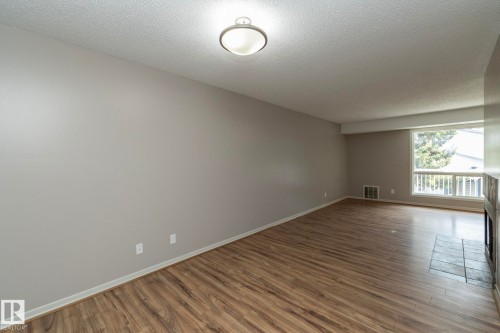 23 14620 26 Street, Edmonton, AB - Indoor Photo Showing Other Room