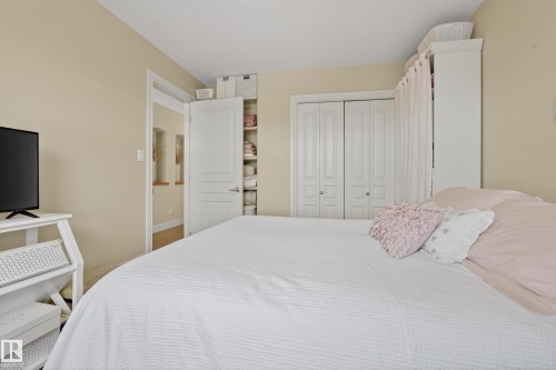 15712 135 Street, Edmonton, AB - Indoor Photo Showing Bedroom