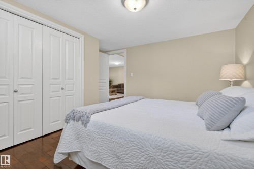 15712 135 Street, Edmonton, AB - Indoor Photo Showing Bedroom