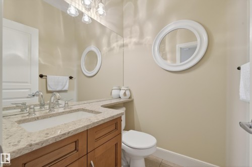 15712 135 Street, Edmonton, AB - Indoor Photo Showing Bathroom