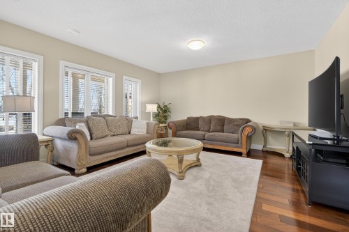 15712 135 Street, Edmonton, AB - Indoor Photo Showing Living Room