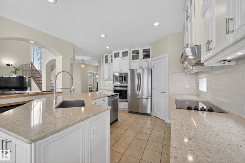 15712 135 Street, Edmonton, AB - Indoor Photo Showing Kitchen With Upgraded Kitchen