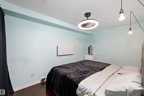 1810 10024 Jasper Avenue, Edmonton, AB - Indoor Photo Showing Bedroom