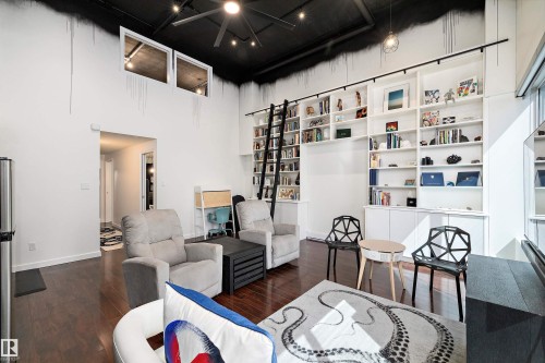 1810 10024 Jasper Avenue, Edmonton, AB - Indoor Photo Showing Dining Room