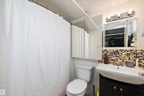 1810 10024 Jasper Avenue, Edmonton, AB - Indoor Photo Showing Bathroom