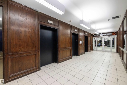 1810 10024 Jasper Avenue, Edmonton, AB - Indoor Photo Showing Other Room