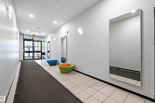 1810 10024 Jasper Avenue, Edmonton, AB - Indoor Photo Showing Other Room