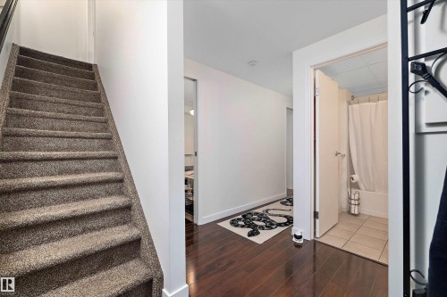 1810 10024 Jasper Avenue, Edmonton, AB - Indoor Photo Showing Other Room