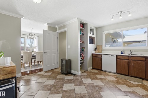 26 Longview Crescent, St. Albert, AB - Indoor Photo Showing Kitchen With Double Sink