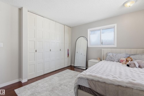 26 Longview Crescent, St. Albert, AB - Indoor Photo Showing Bedroom