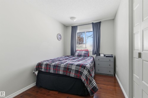 26 Longview Crescent, St. Albert, AB - Indoor Photo Showing Bedroom