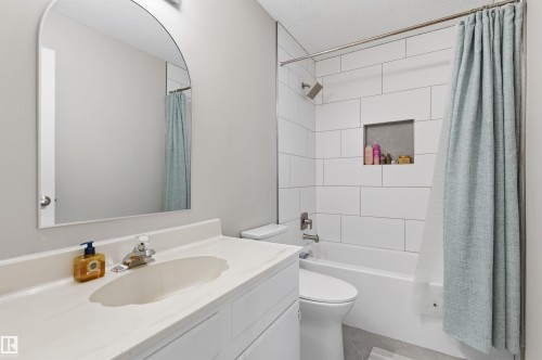 26 Longview Crescent, St. Albert, AB - Indoor Photo Showing Bathroom
