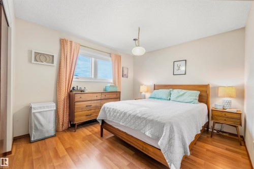 7811 148 Avenue, Edmonton, AB - Indoor Photo Showing Bedroom