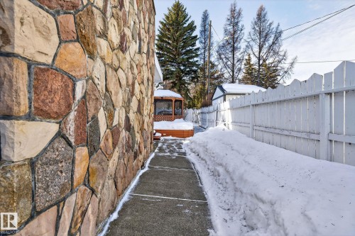 16 Laurier Place, Edmonton, AB - Outdoor