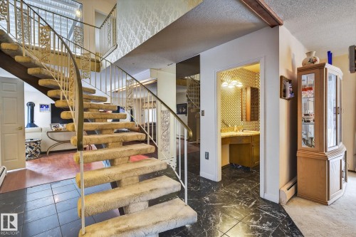 16 Laurier Place, Edmonton, AB - Indoor Photo Showing Other Room