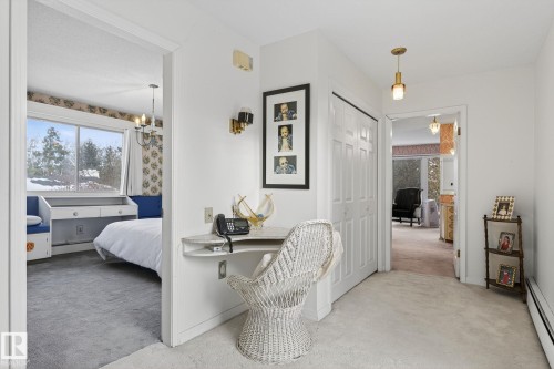 16 Laurier Place, Edmonton, AB - Indoor