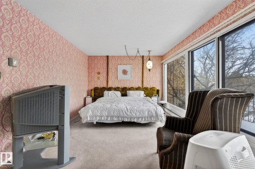 16 Laurier Place, Edmonton, AB - Indoor Photo Showing Bedroom