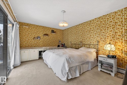 16 Laurier Place, Edmonton, AB - Indoor Photo Showing Bedroom