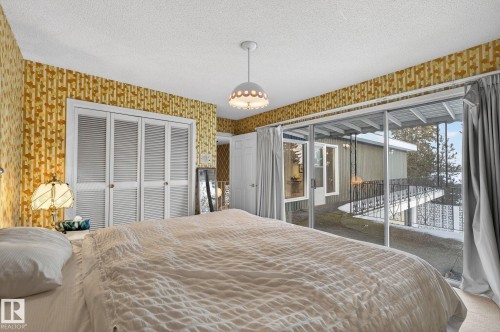16 Laurier Place, Edmonton, AB - Indoor Photo Showing Bedroom