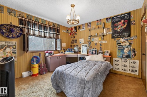 16 Laurier Place, Edmonton, AB - Indoor Photo Showing Bedroom