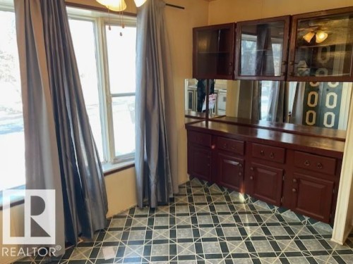 12 Cliff Crescent, Edmonton, AB - Indoor