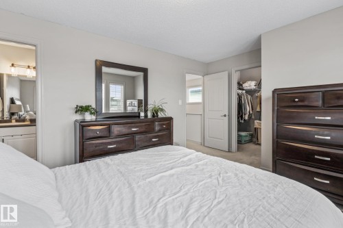 1133 35A Avenue, Edmonton, AB - Indoor Photo Showing Bedroom