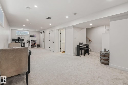 1133 35A Avenue, Edmonton, AB - Indoor