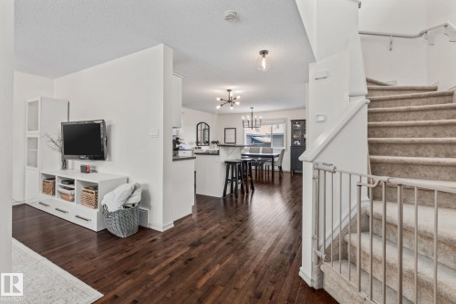 1133 35A Avenue, Edmonton, AB - Indoor