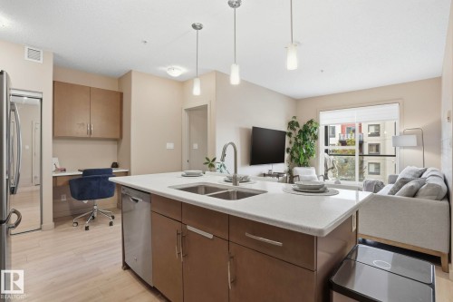 303 320 Ambleside Link Drive, Edmonton, AB - Indoor