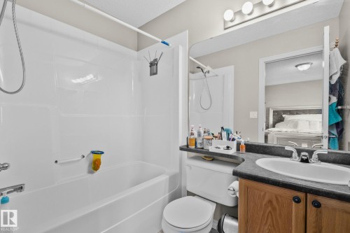 46 13825 155 Avenue, Edmonton, AB - Indoor Photo Showing Bathroom