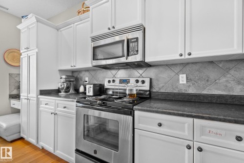 46 13825 155 Avenue, Edmonton, AB - Indoor Photo Showing Kitchen