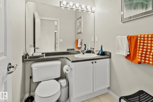 46 13825 155 Avenue, Edmonton, AB - Indoor Photo Showing Bathroom