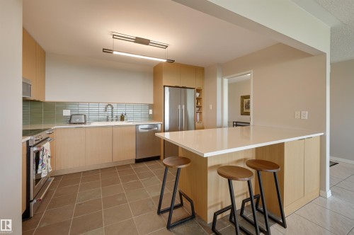 602 9929 Saskatchewan Drive, Edmonton, AB - Indoor Photo Showing Kitchen
