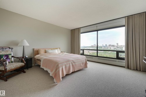 602 9929 Saskatchewan Drive, Edmonton, AB - Indoor Photo Showing Bedroom
