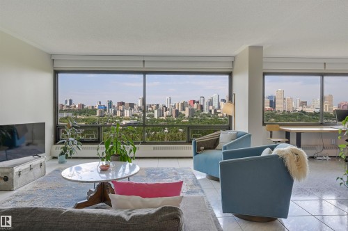 602 9929 Saskatchewan Drive, Edmonton, AB - Indoor Photo Showing Living Room