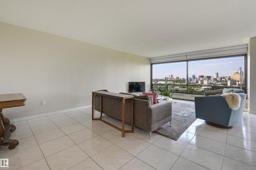 602 9929 Saskatchewan Drive, Edmonton, AB - Indoor