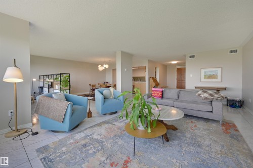 602 9929 Saskatchewan Drive, Edmonton, AB - Indoor Photo Showing Living Room
