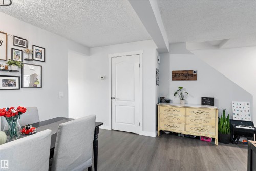 3320 48 Street, Edmonton, AB - Indoor
