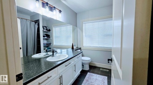24 Hickory Trail, Spruce Grove, AB - Indoor Photo Showing Bathroom