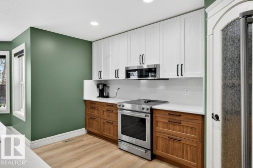 24 Hickory Trail, Spruce Grove, AB - Indoor Photo Showing Kitchen
