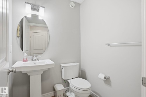 3057 Keswick Way, Edmonton, AB - Indoor Photo Showing Bathroom