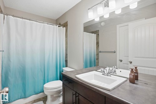 3057 Keswick Way, Edmonton, AB - Indoor Photo Showing Bathroom